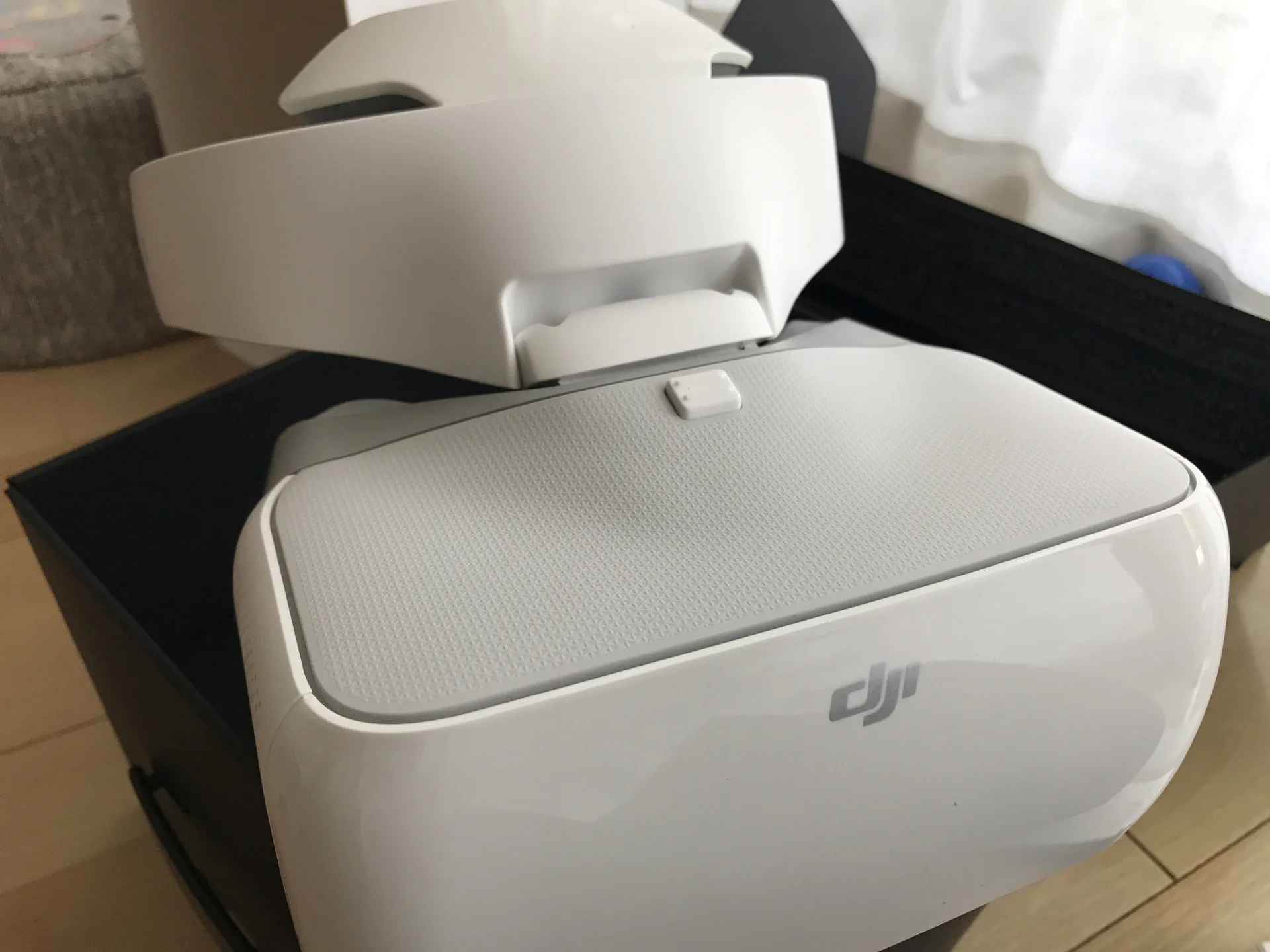 DJI Goggles ホワイト VRヘッドセット　本体のみ DJI GOGGLESの開封とMavic Proでヘッドトラッキングや他のHDMI機器の