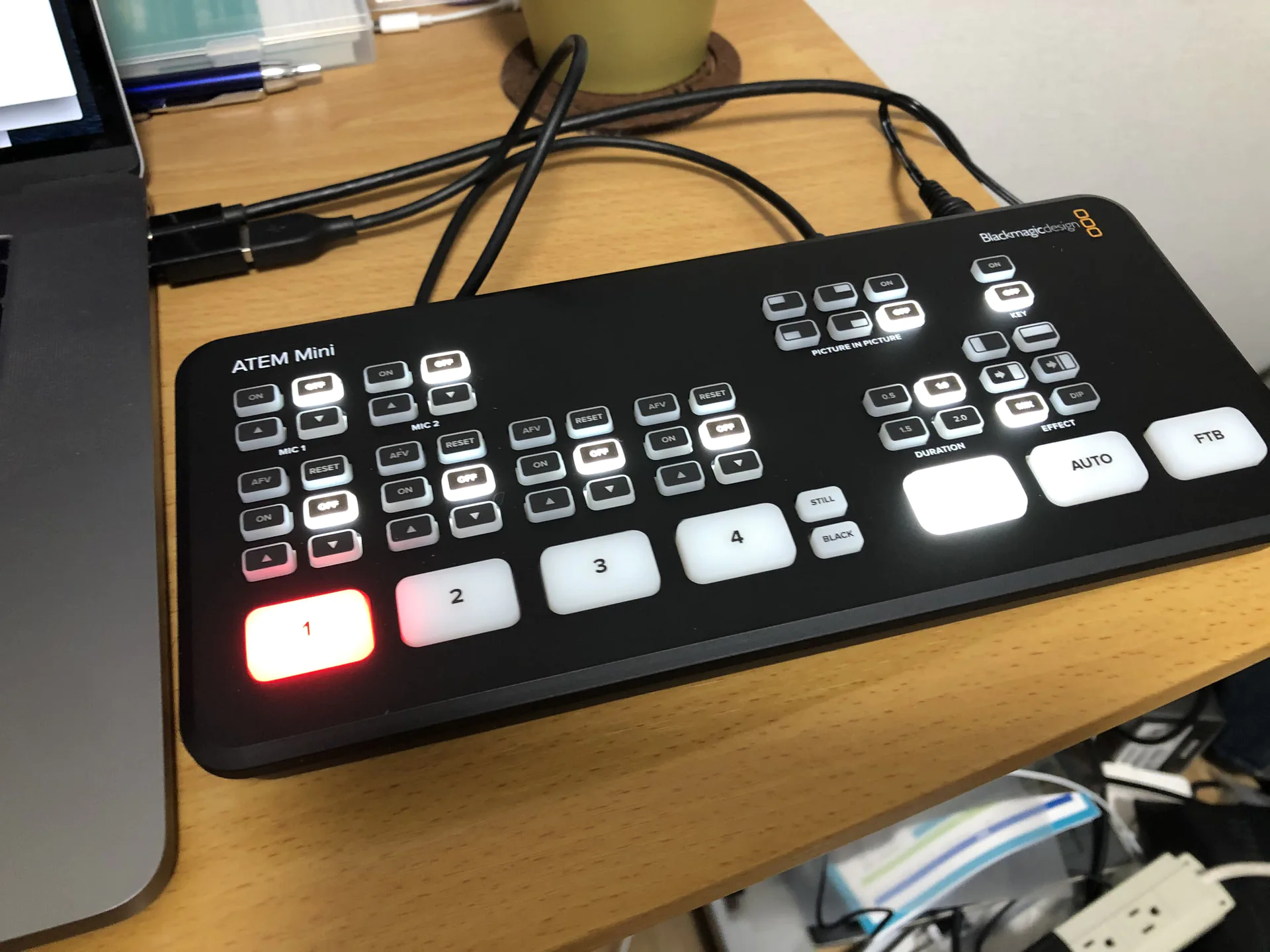 R*Y様 【中古美品】ATEM 1 M/E 4K他ライブ配信システム 総額60万 Cutting Edge 2020 : ライブ配信をATEM miniで始めよう！ | Rock oN