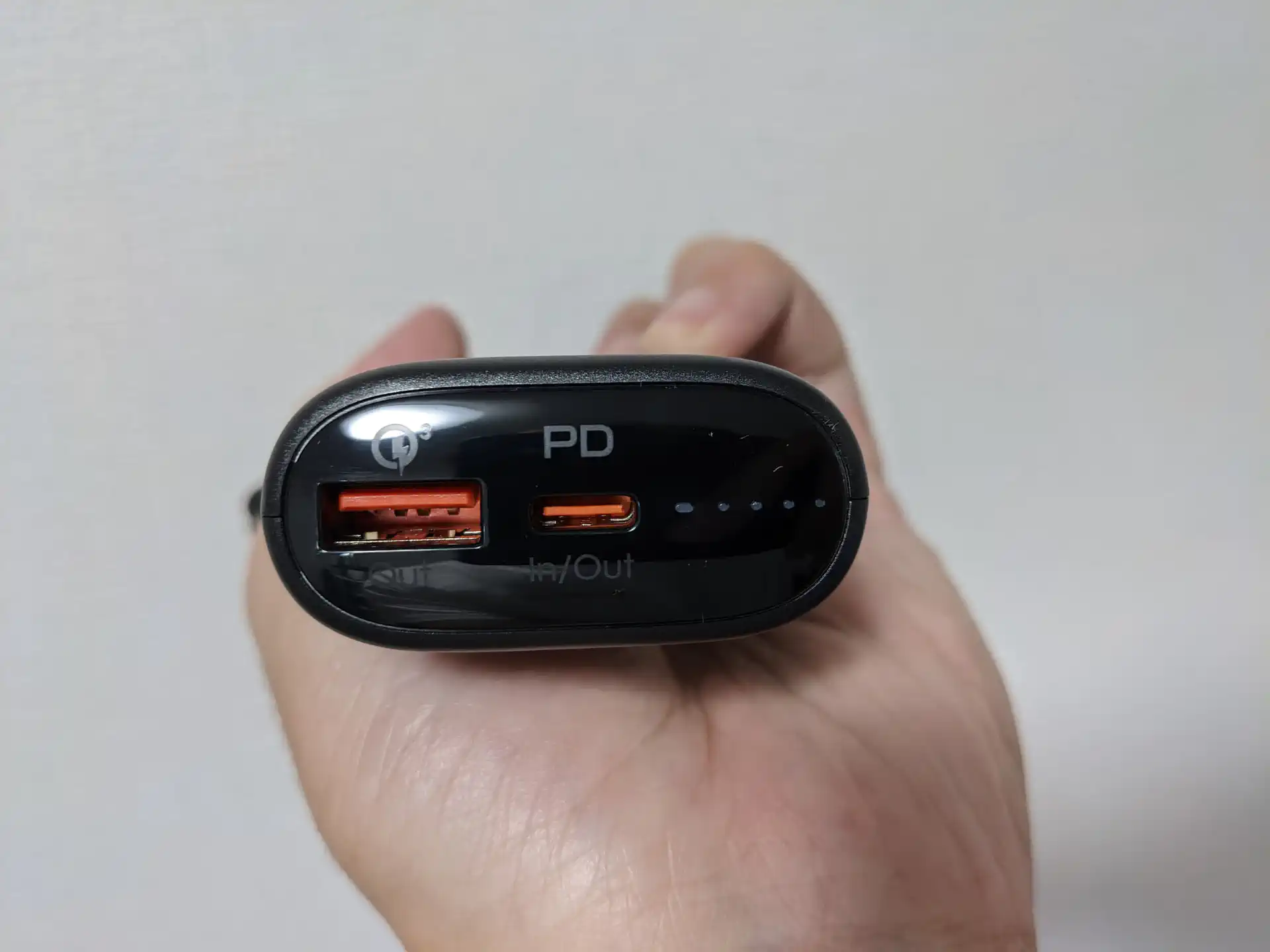 Type-CとType-Aの両方に対応したAUKEYのモバイルバッテリーを購入